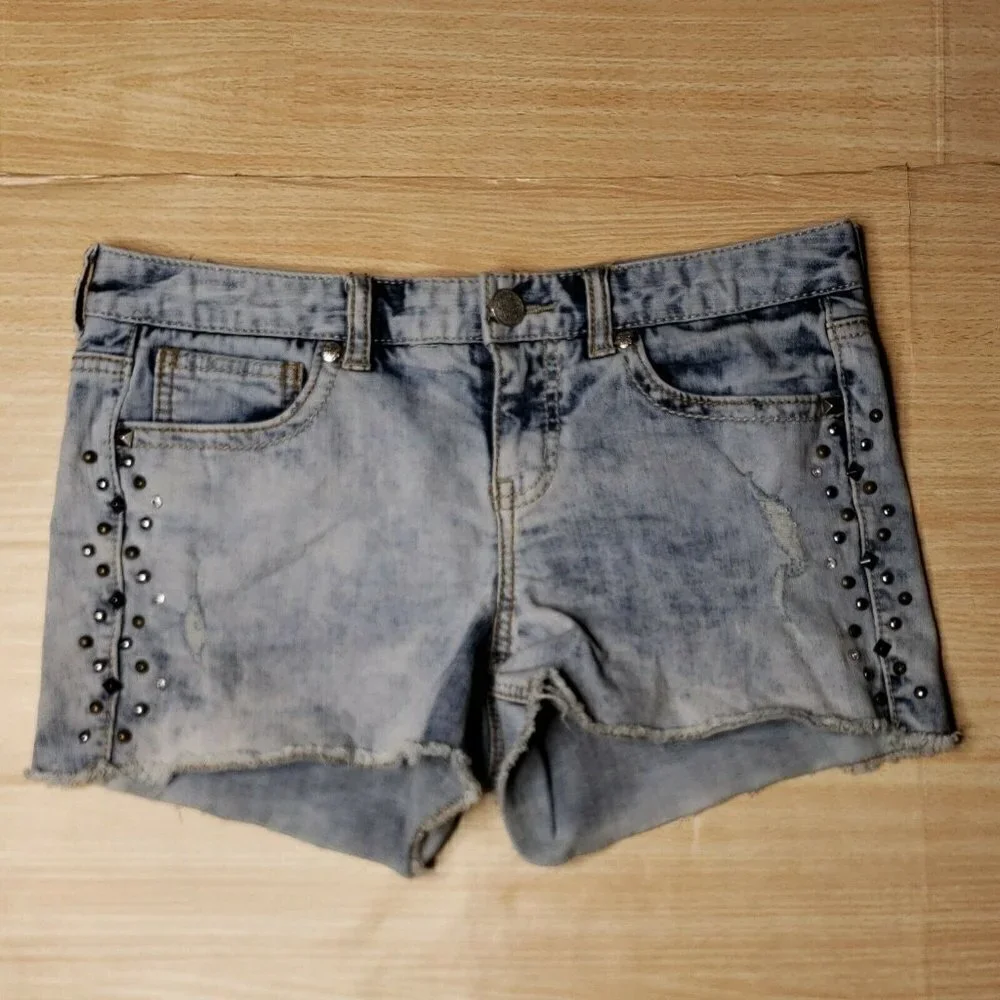 Maurices Womens Distressed Denim Shorts With Stud Detail  5-6